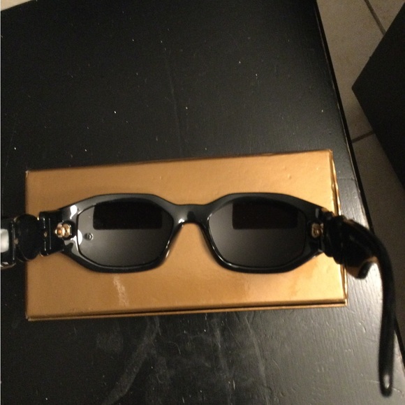 VERSACE black sunglasses, gently used. Model number 4361 GB1/87 - Picture 3 of 6